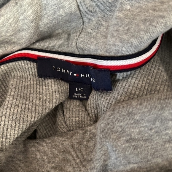 Tommy Hilfiger l Grey Long Sleeve Sweater - Picture 4 of 5